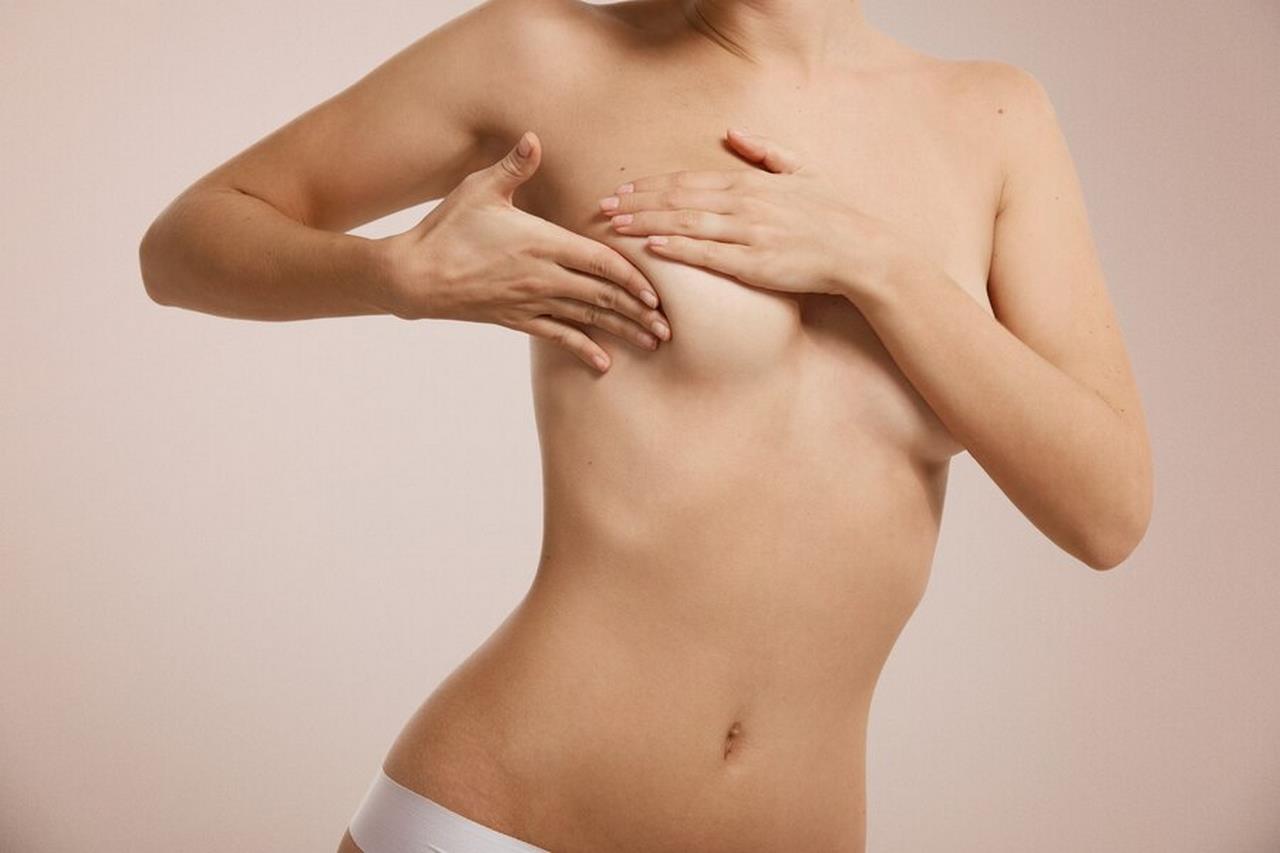 Czy można poddać się operacji powiększenia piersi w czasie ciąży?